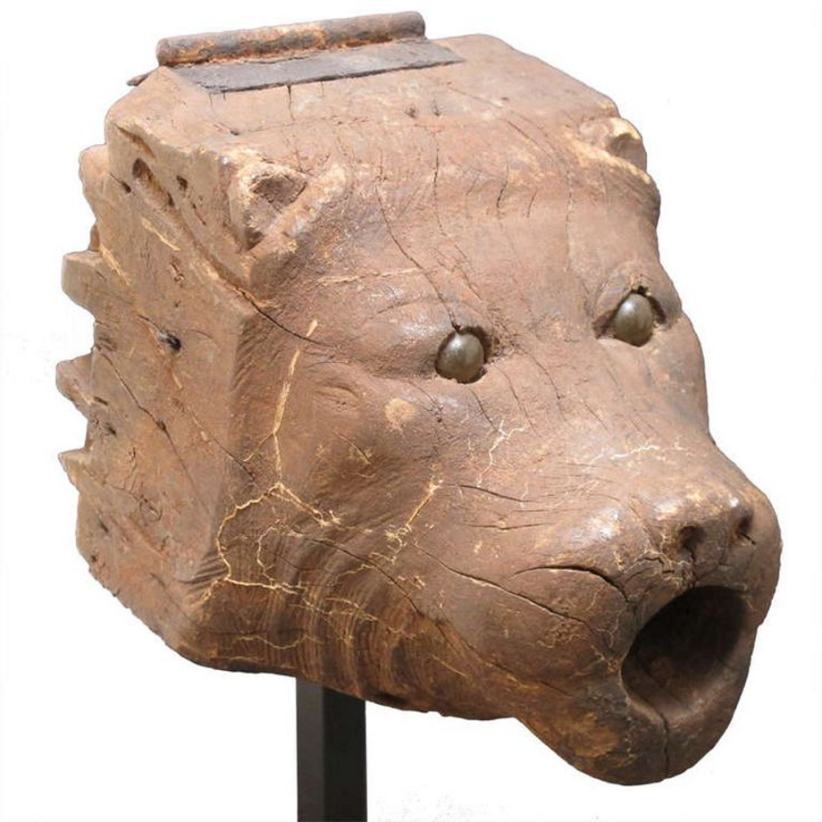 The picture that inspired me to make pig-bear nozzles (although it is from the 17th century)